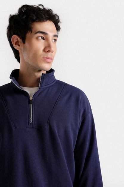 Basic quarter zip-up sweatshirt