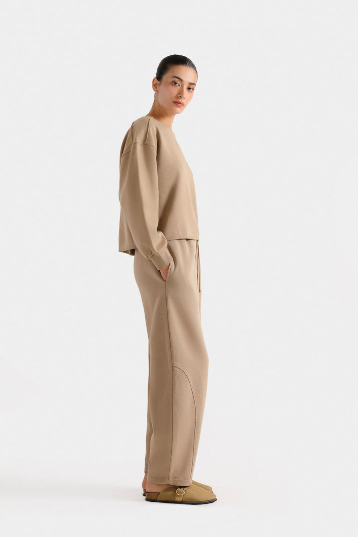 Sweatshirt with frayed hem