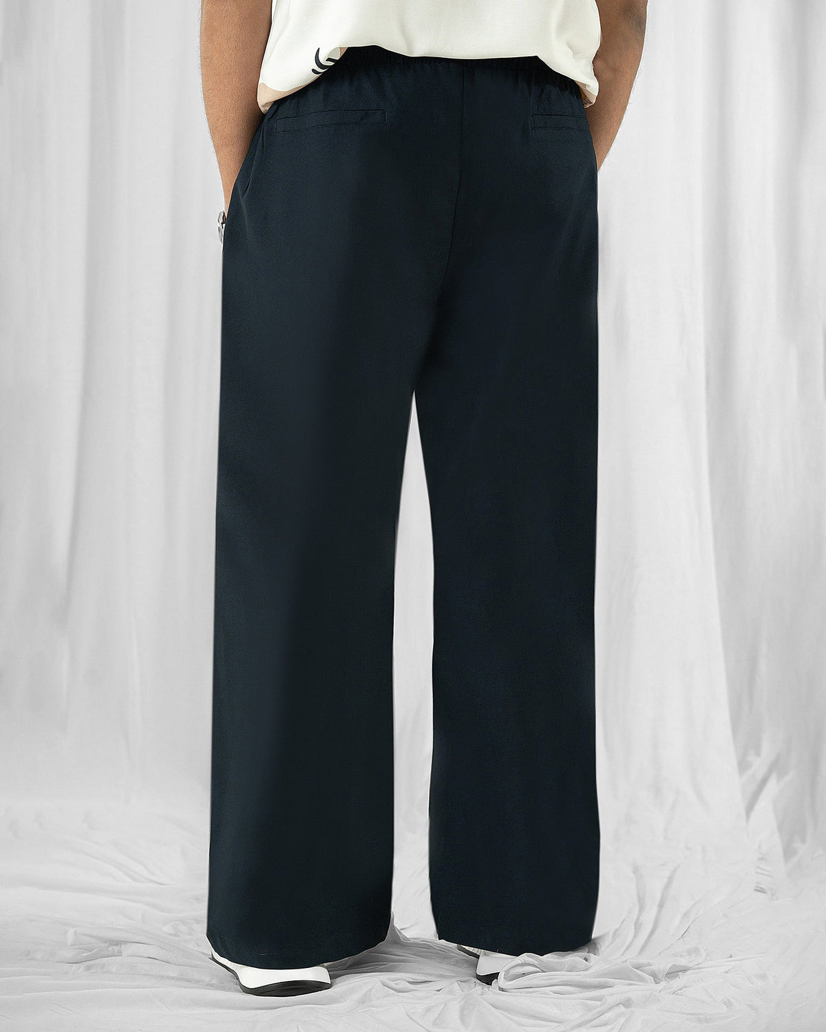 Men’s organic cotton loose-fit trouser