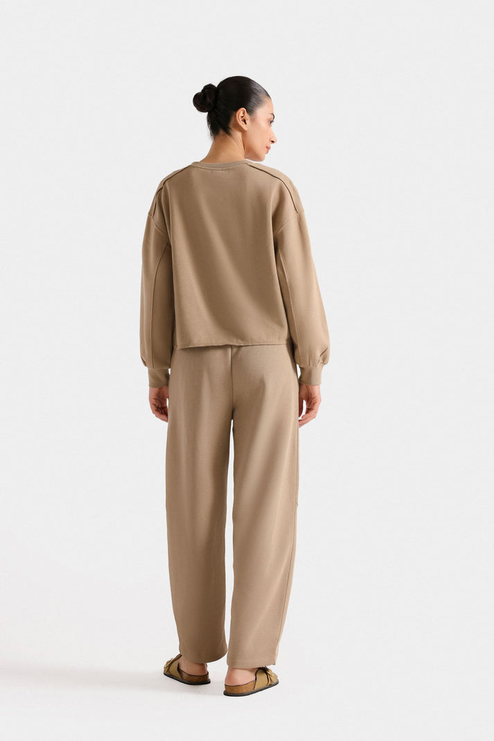 Sweatshirt with frayed hem